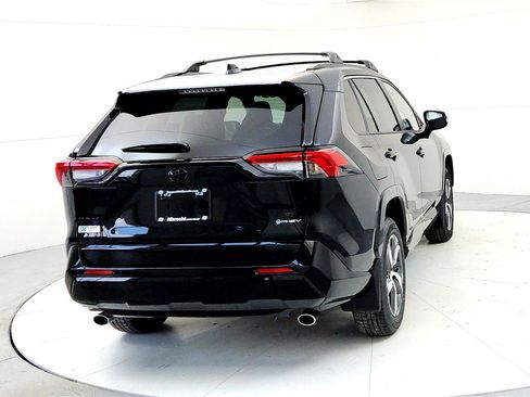 New 2025 Toyota RAV4 SE image 5