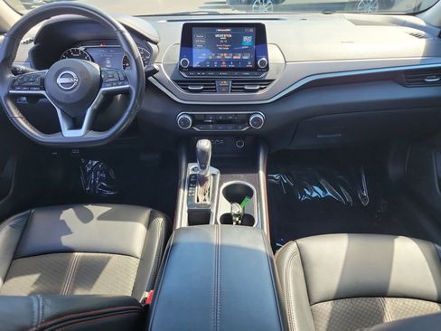 Used 2025 Nissan Altima 2.5 SR FWD image 9