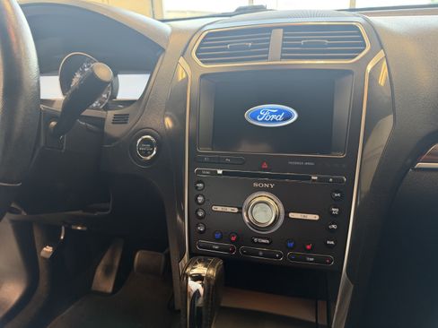 Used 2017 Ford Explorer Limited AWD/4WD image 7
