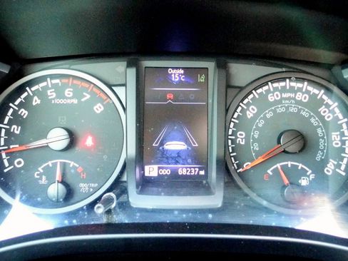 Used 2020 Toyota Tacoma SR image 15