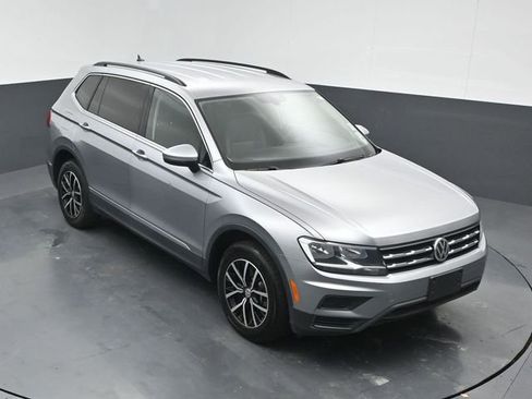 Used 2021 Volkswagen Tiguan SE image 9