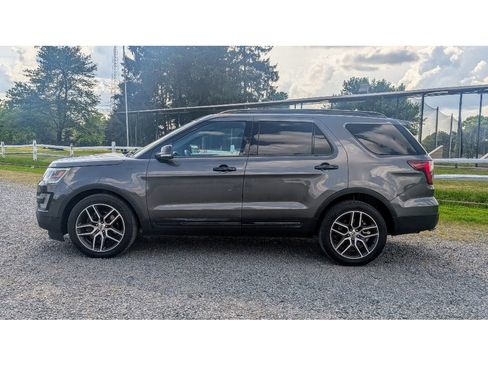 Used 2017 Ford Explorer Sport w/ Equipment Group 401A image 4