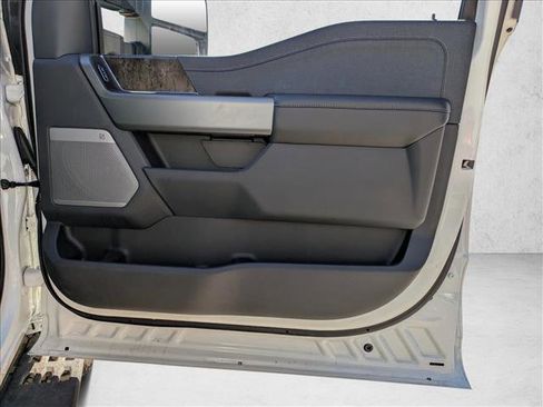 Used 2025 Ford F250 Lariat w/ Tremor Off-Road Package image 16