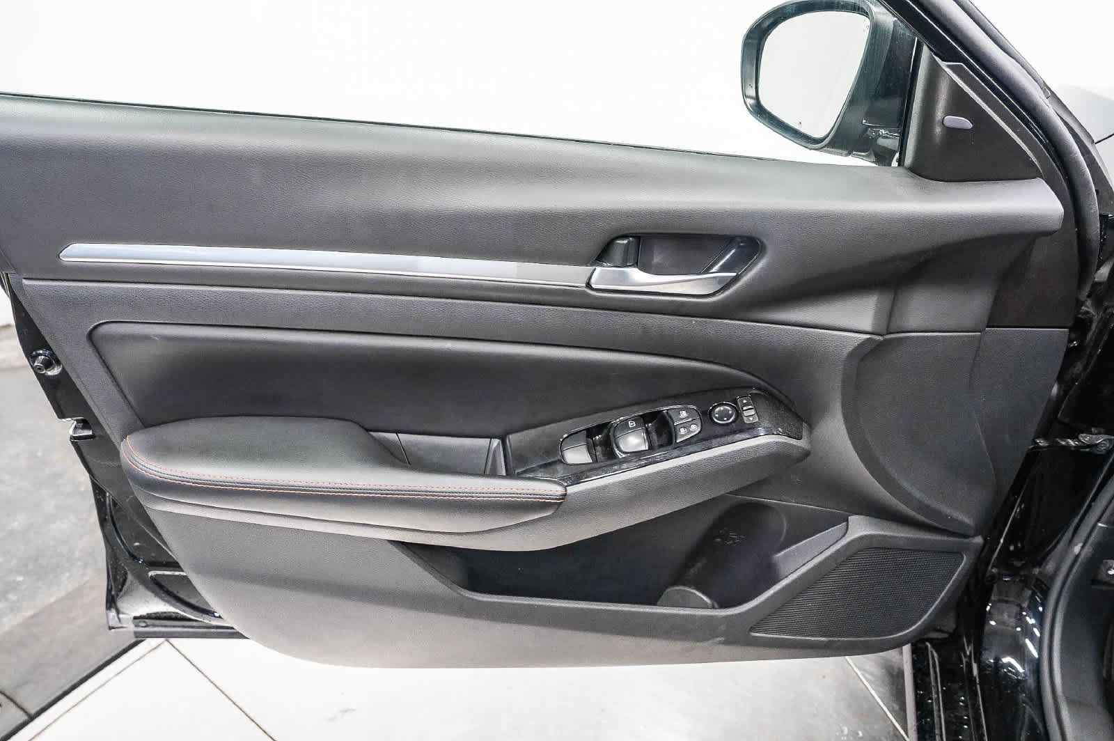 Used 2024 Nissan Altima 2.5 SR FWD image 21