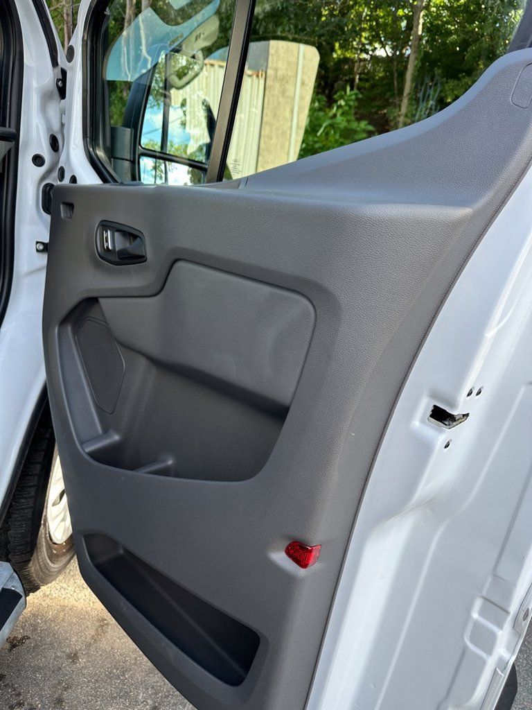 Used 2025 Ford Transit 250 Low Roof w/ Exterior Upgrade Package RWD image 27
