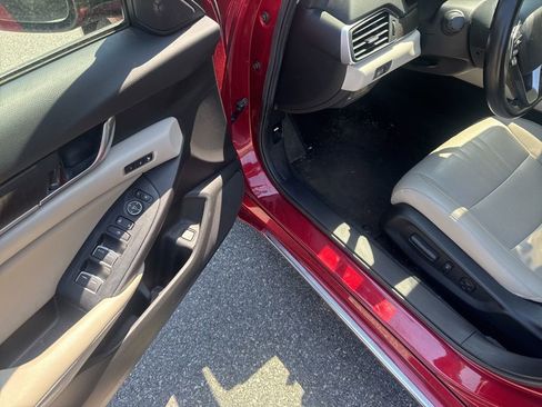 Used 2022 Honda Accord EX-L image 19