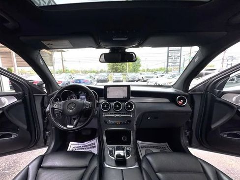 Used 2019 Mercedes-Benz GLC 300 4MATIC w/ Multimedia Package image 18