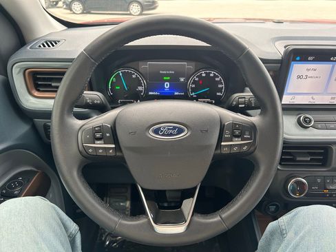 Used 2023 Ford Maverick Lariat FWD image 13