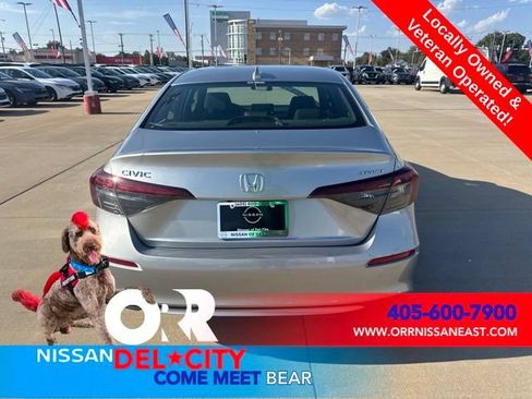 Used 2025 Honda Civic Sport image 4