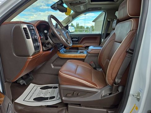 Used 2018 Chevrolet Silverado 1500 High Country AWD/4WD image 2