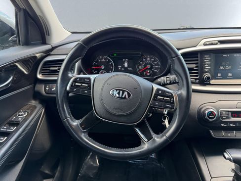 Used 2019 Kia Sorento AWD w/ LX Convenience Package image 17