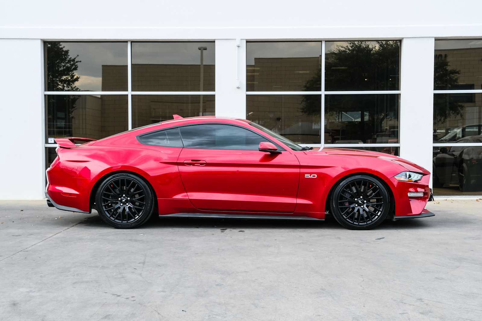 Used 2020 Ford Mustang GT Premium w/ GT Performance Package RWD image 9