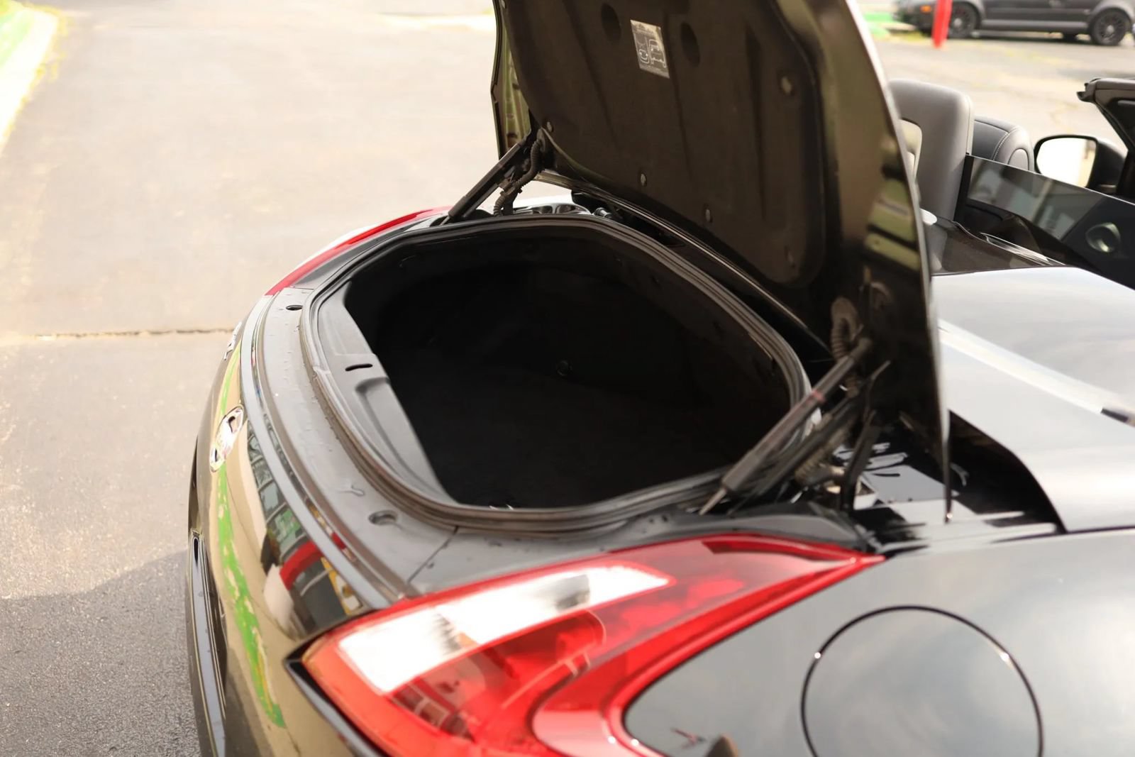 Used 2019 Nissan 370Z Touring RWD image 38