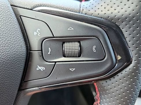 Used 2026 Chevrolet Trax RS FWD image 22