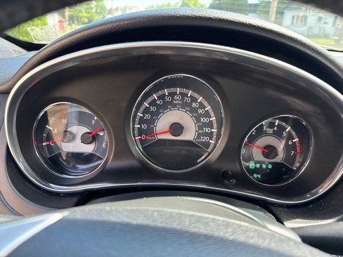 Used 2013 Chrysler 200 Touring FWD image 14
