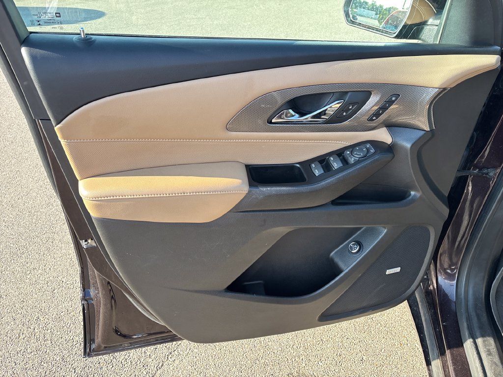 Used 2023 Chevrolet Traverse Premier w/ LPO, Floor Liner Package FWD image 13