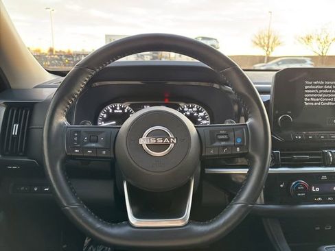 Certified 2023 Nissan Pathfinder SL w/ Lighting Package (N92) image 15