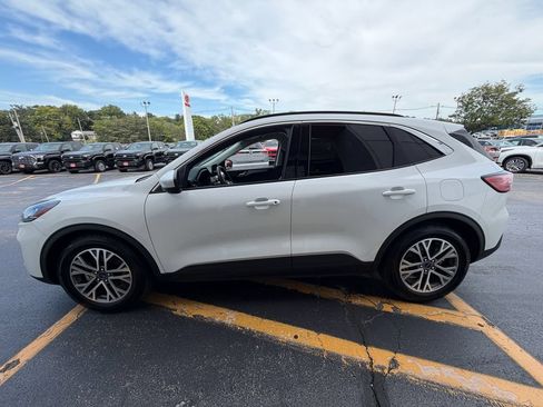 Used 2021 Ford Escape SEL w/ Technology Package FWD image 8