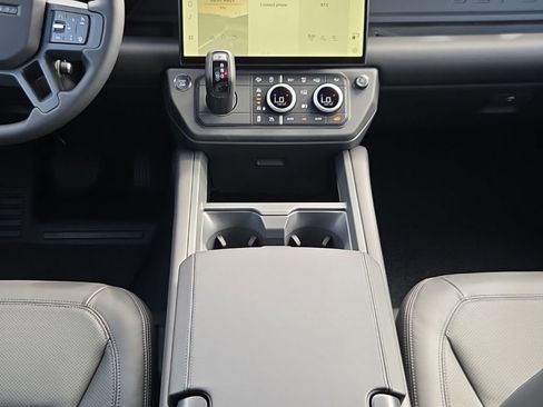 New 2026 Land Rover Defender 110 X-Dynamic SE AWD/4WD image 23