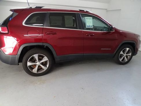 Used 2019 Jeep Cherokee Limited AWD/4WD image 26