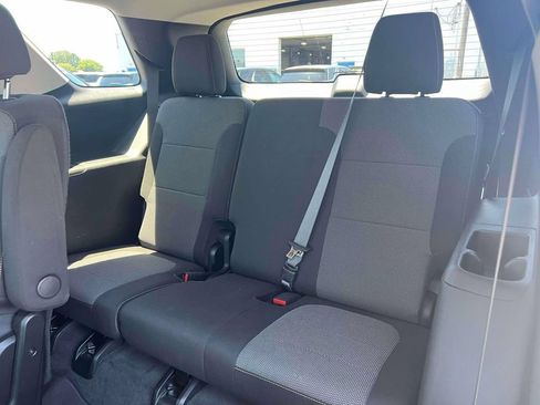 Used 2020 Chevrolet Traverse LT w/ Driver Confidence II Package AWD/4WD image 17