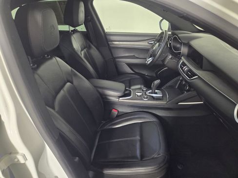 Used 2023 Alfa Romeo Stelvio Ti AWD/4WD image 32