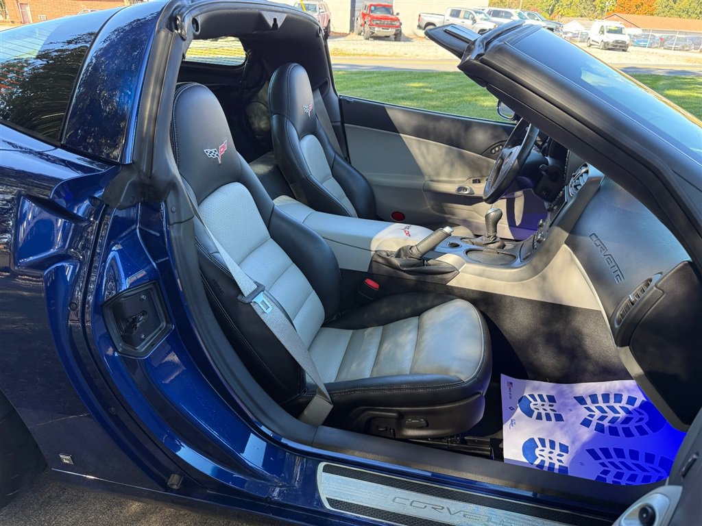 Used 2007 Chevrolet Corvette Coupe w/ Preferred Equipment Group RWD image 62