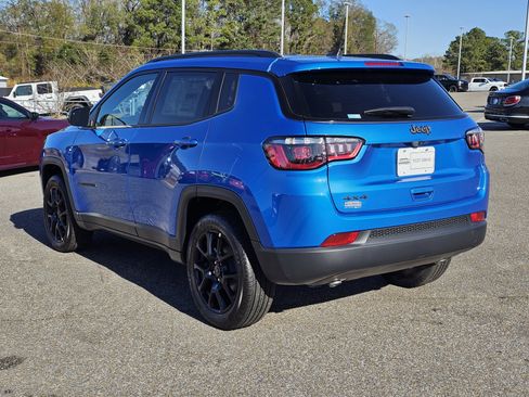 New 2026 Jeep Compass Latitude image 12