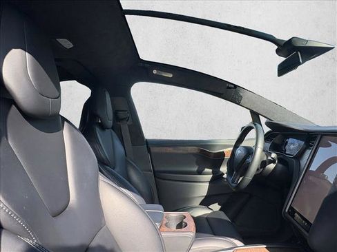 Used 2019 Tesla Model X 75D image 24