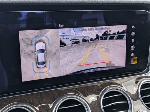 Used 2023 Mercedes-Benz E 350 Sedan image 28