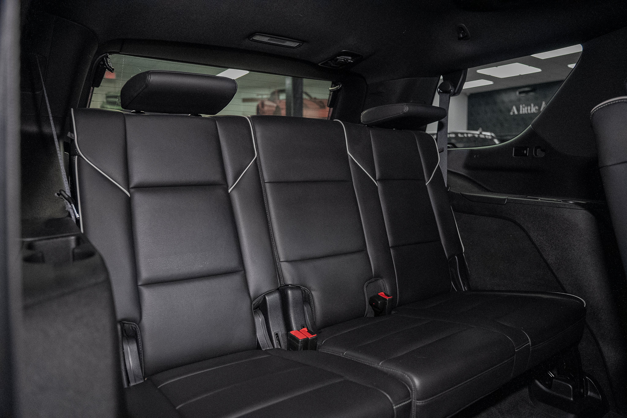 Used 2023 Cadillac Escalade Premium Luxury w/ Performance Package AWD/4WD image 64