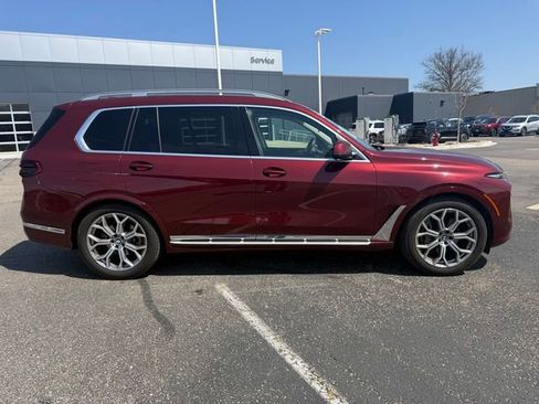 Used 2025 BMW X7 xDrive40i AWD/4WD image 8