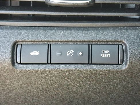 Used 2024 Nissan Altima 2.5 SR FWD image 25
