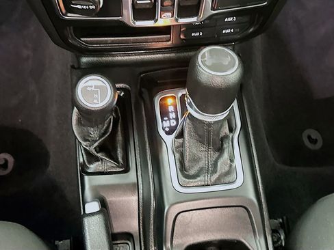 Used 2022 Jeep Wrangler Unlimited Sport AWD/4WD image 24