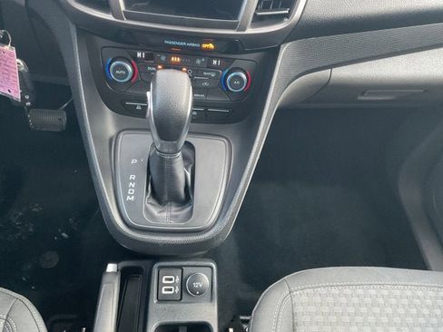 Used 2019 Ford Transit Connect XLT image 18