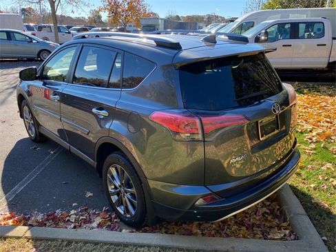 Used 2018 Toyota RAV4 Limited image 31