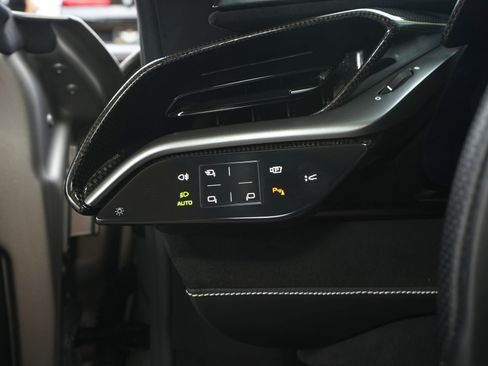 Used 2021 Ferrari SF90 Stradale AWD/4WD image 21