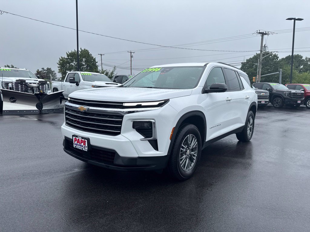 Used 2025 Chevrolet Traverse LT AWD/4WD image 10
