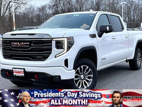 Used 2022 GMC Sierra 1500 AT4 w/ AT4 Premium Package image 3