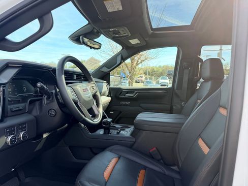 Used 2025 GMC Sierra 1500 AT4 w/ AT4 Premium Package image 5