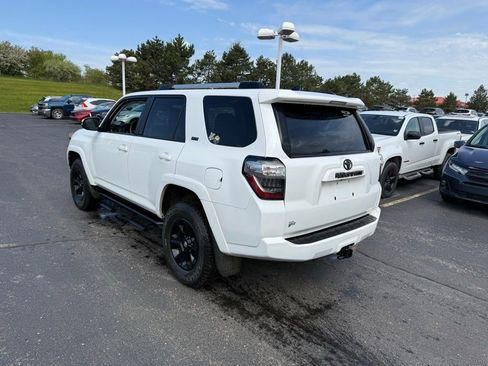 Used 2021 Toyota 4Runner SR5 Premium w/ Moonroof Package AWD/4WD image 2