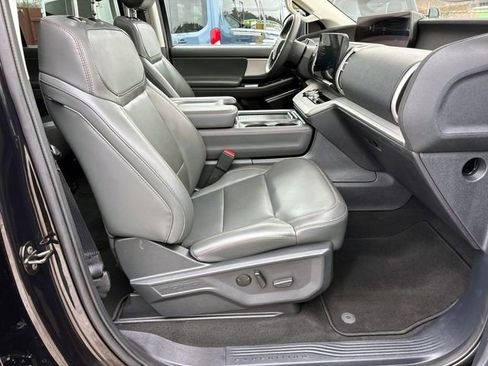 Used 2025 Ford Expedition Active image 18