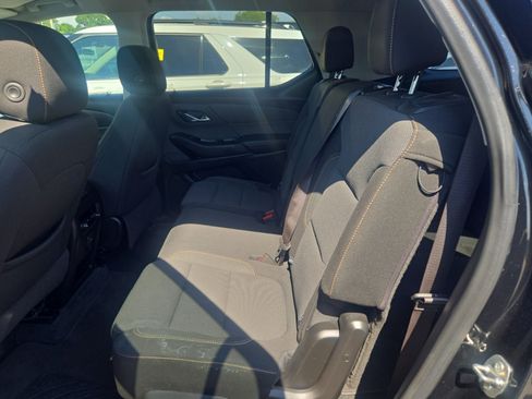 Used 2020 Chevrolet Traverse LT FWD image 14