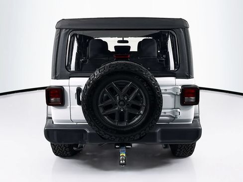 Used 2025 Jeep Wrangler Unlimited Sport AWD/4WD image 6