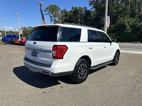 Used 2022 Ford Expedition XLT image 16