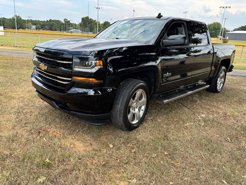 Used 2018 Chevrolet Silverado 1500 LT w/ Texas Edition AWD/4WD image 5