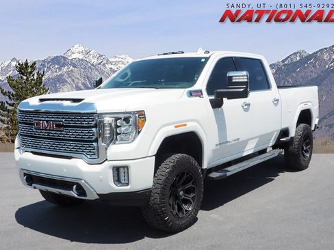 Used 2022 GMC Sierra 3500 Denali w/ Denali Ultimate Package AWD/4WD image 1