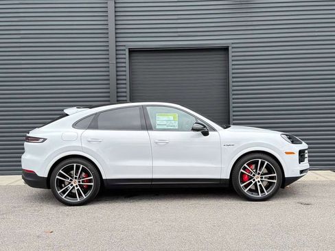 New 2026 Porsche Cayenne S image 23
