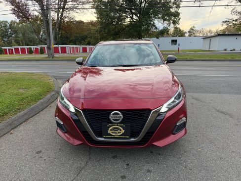 Used 2019 Nissan Altima 2.5 SR w/ SR Premium Package image 2
