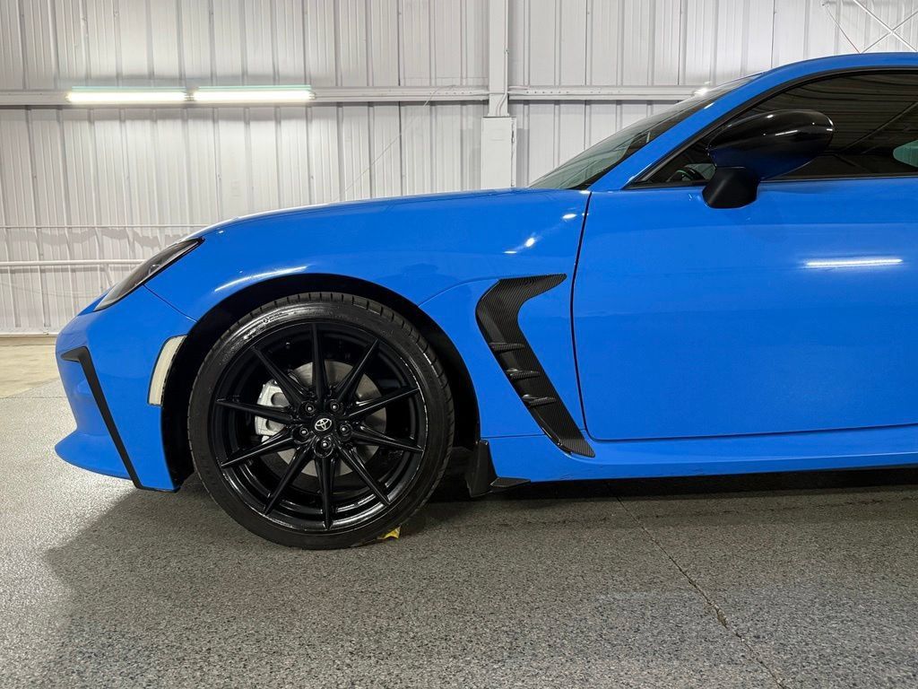 Used 2024 Toyota GR86 Premium RWD image 15